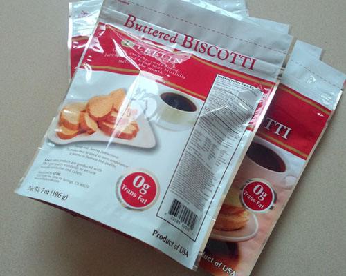 Repondong te enplike yon bann vye sak feuille